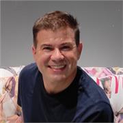 Profesor de Lengua y Literatura da clases de refuerzo a alumn@s de Secundaria. Especializado en Comunicación y Fotografía